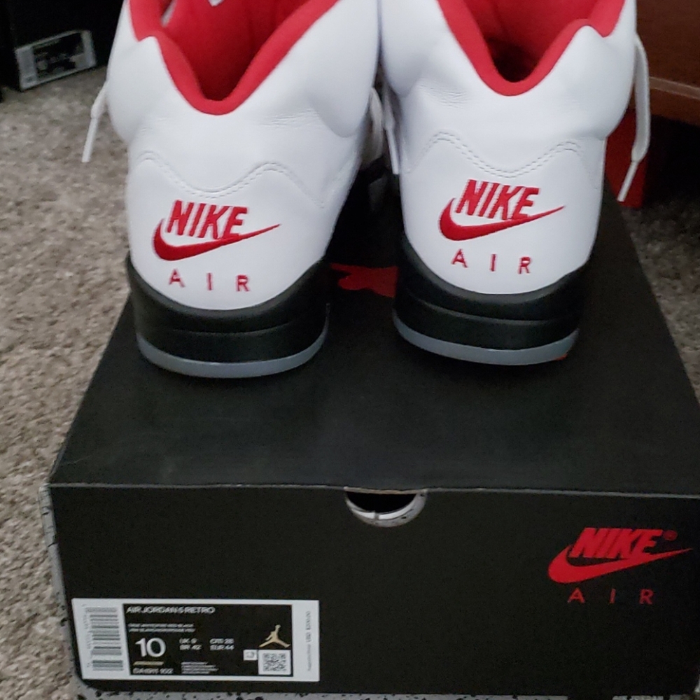 Jordan 5 fire red - Picture 2 of 5